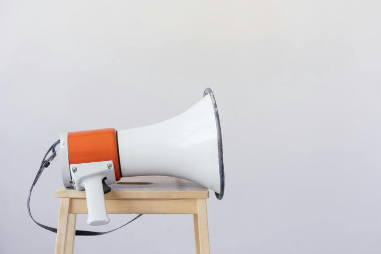 Read more about the article The Importance of Tone of Voice in Marketing: Crafting a Consistent Brand Identity